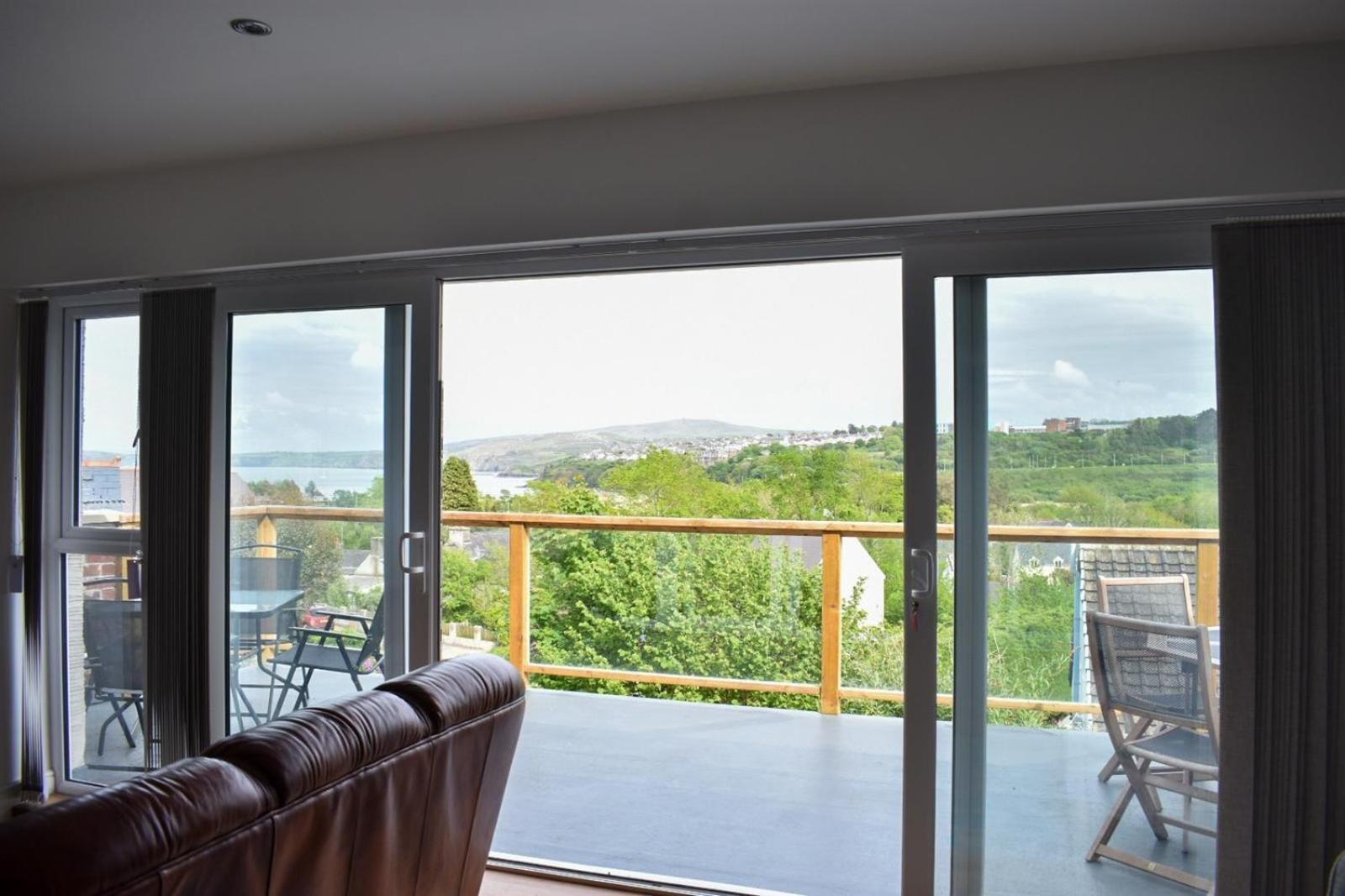 Harbour View Goodwick Villa Exterior photo