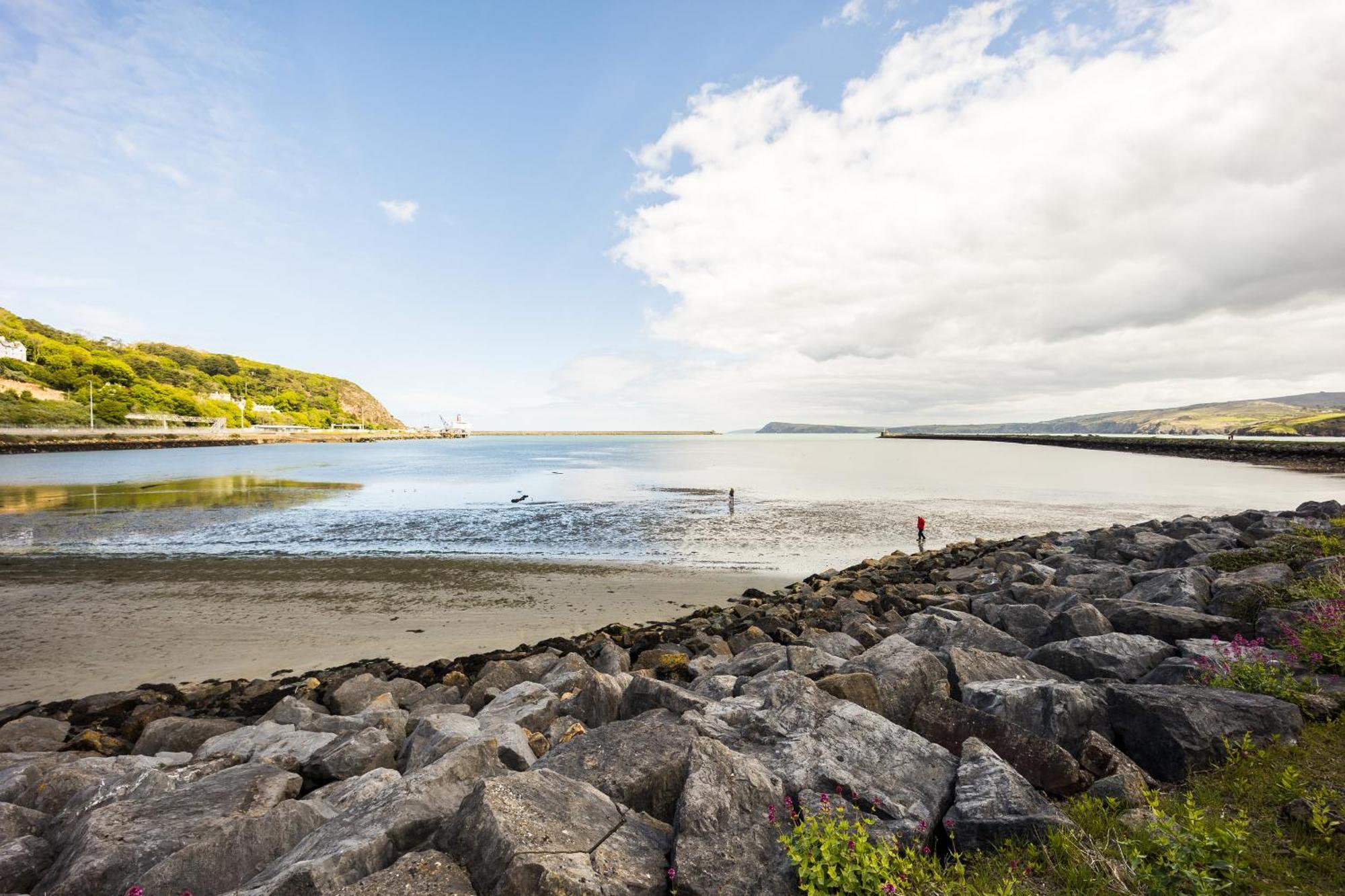 Harbour View Goodwick Villa Exterior photo